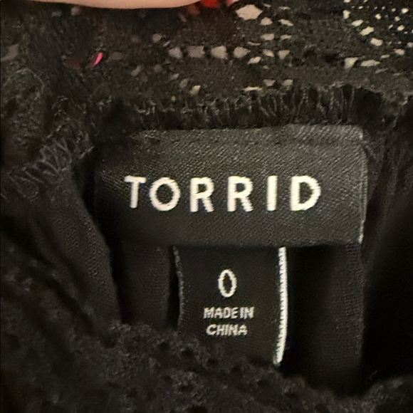 Rayon Slub Lace Short Sleeve Top - Picture 5 of 7